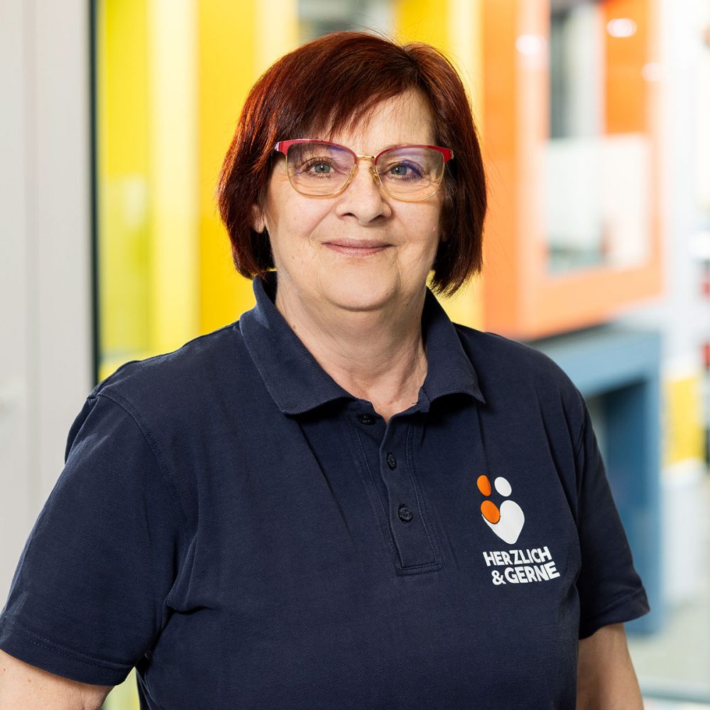 Mitarbeiterin von Herzlich & Gerne in der Seniorenwohnanlage in Dortmund-Asseln